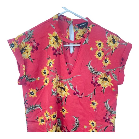 Express Red Sunflower Print Keyhole Lightweight Satin Feel Blouse Size Small - Picture 2 of 9